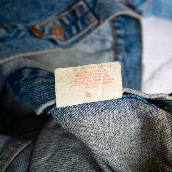 Vintage Levi's Men's Dark Blue Jean Jacket - Picture 6 of 7